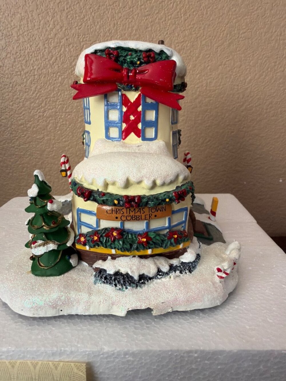 Hawthorne Village Rudolph Collection Christmas Town Cobbler NEW Vintage - Picture 5 of 17